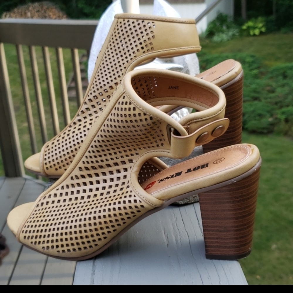 Hot Kiss heels